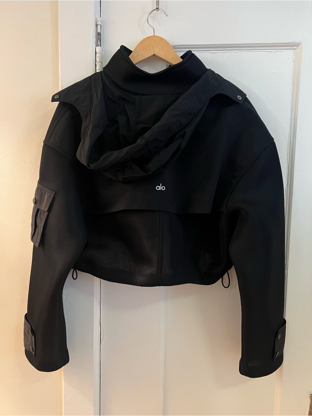 ALO Cropped Engage Cargo Parka Jacket size M - Picture 6 of 7